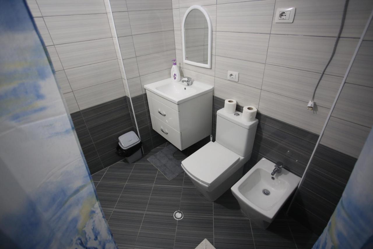 Adriatik Apartment ดูร์เรส ภายนอก รูปภาพ